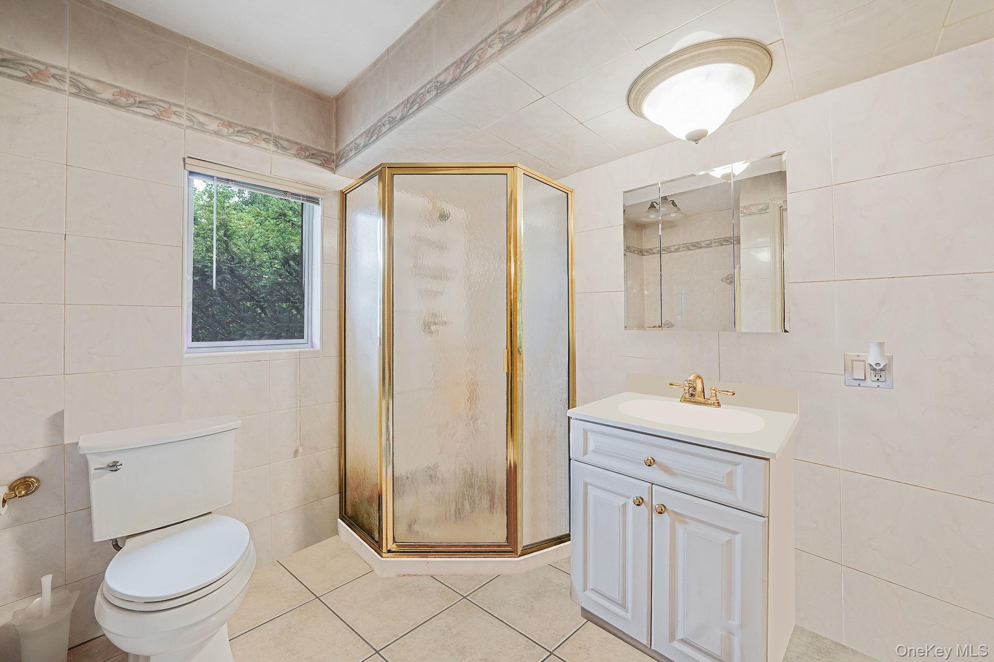 155 Bathgate St, Staten Island, NY 10312