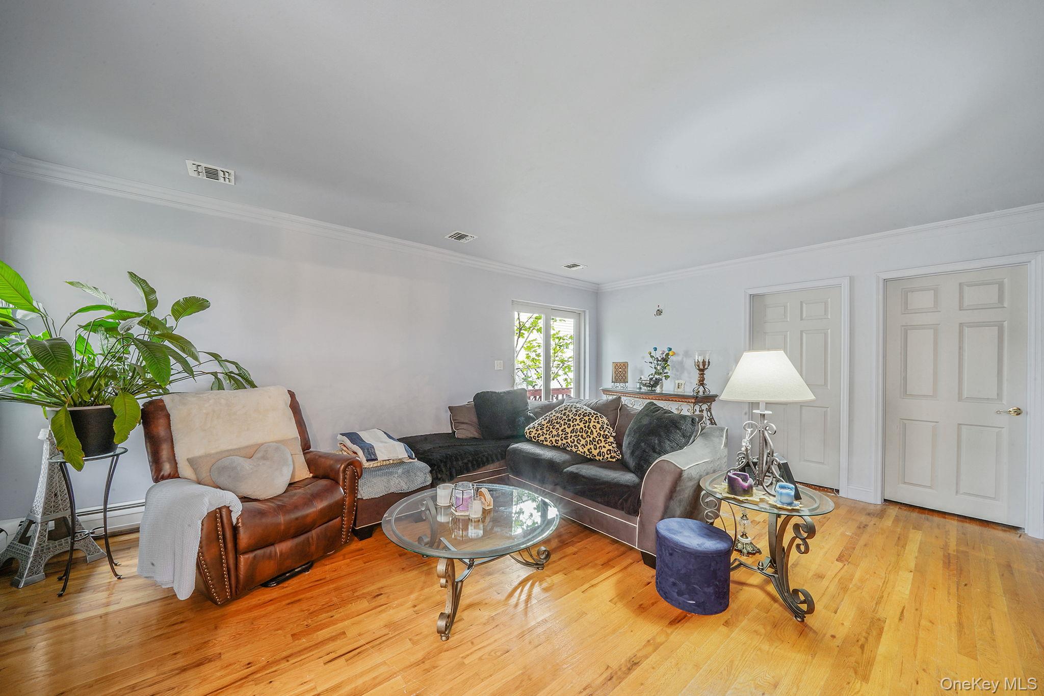 155 Bathgate St, Staten Island, NY 10312