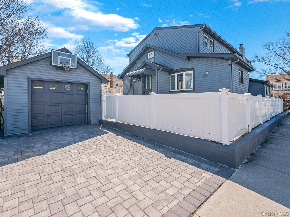 360 Franklin Avenue, Hewlett, NY 11557