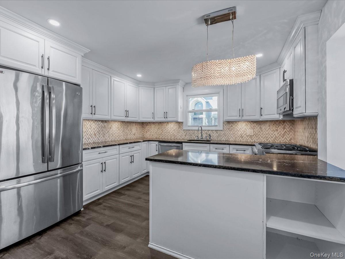 360 Franklin Avenue, Hewlett, NY 11557