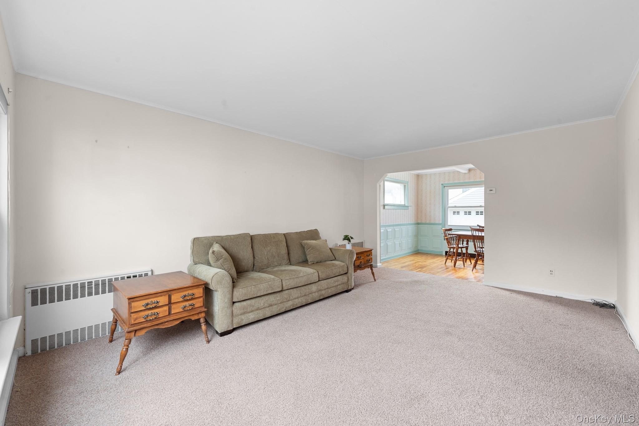 239 White Road, Mineola, NY 11501