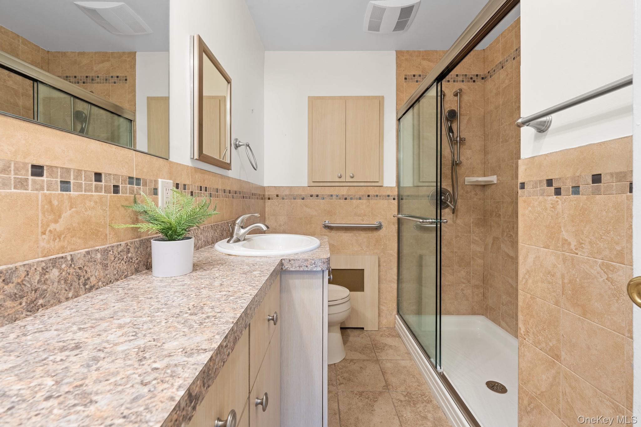 239 White Road, Mineola, NY 11501