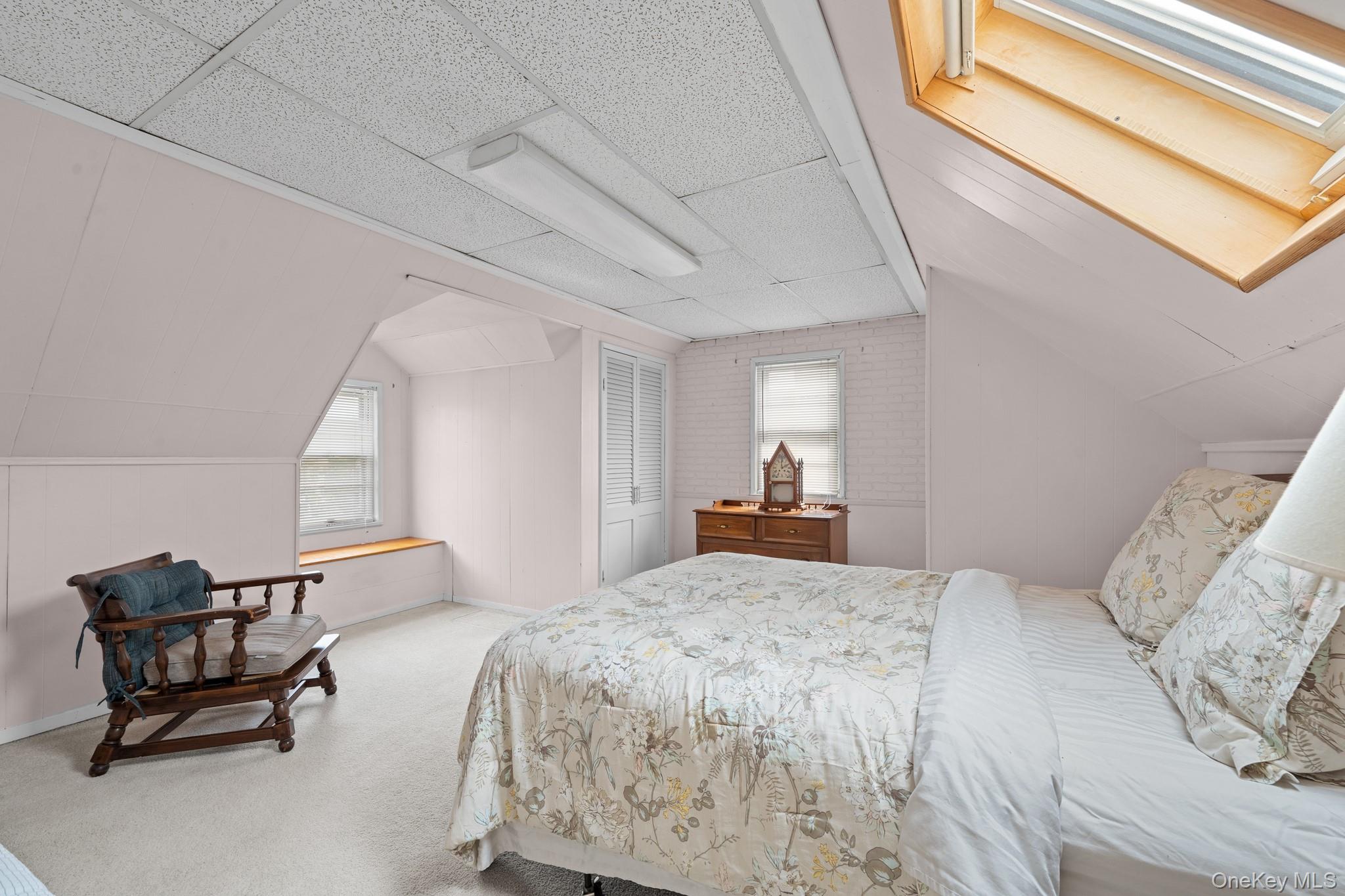 239 White Road, Mineola, NY 11501