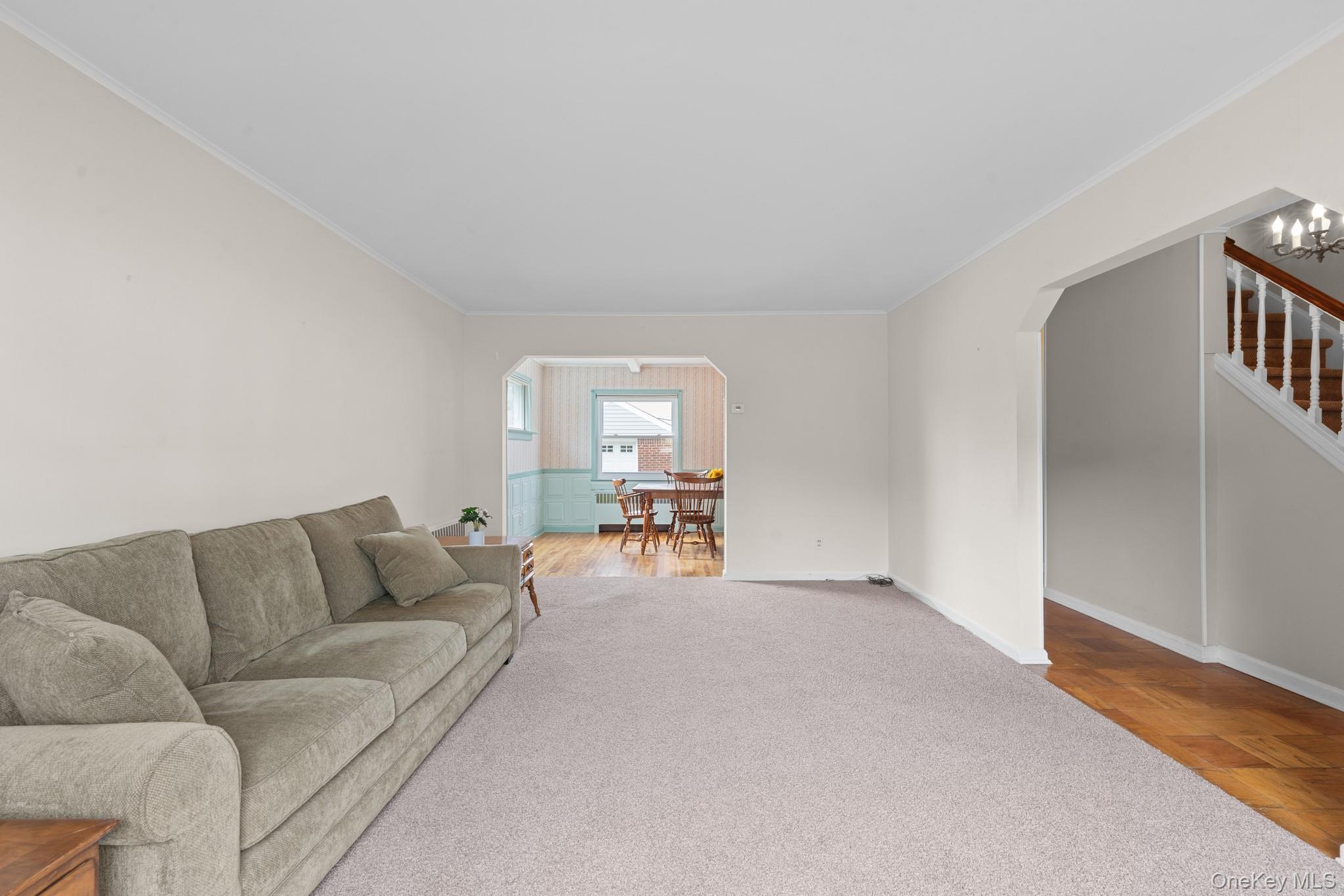 239 White Road, Mineola, NY 11501