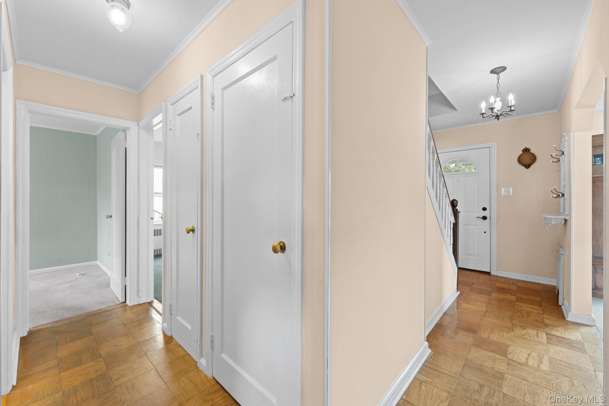 239 White Road, Mineola, NY 11501