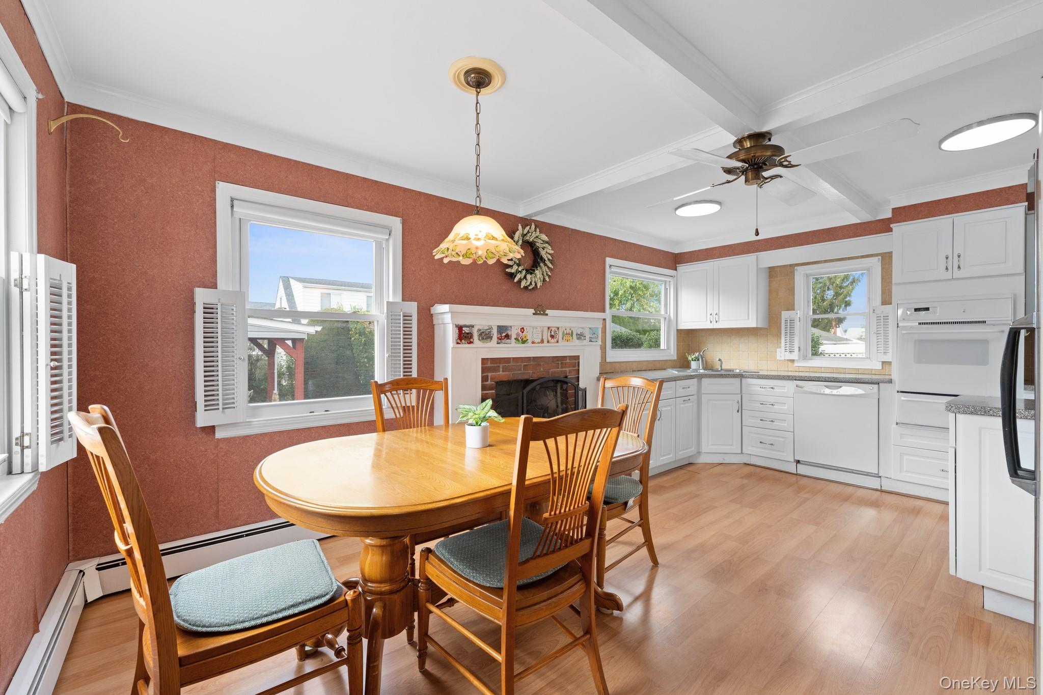 239 White Road, Mineola, NY 11501