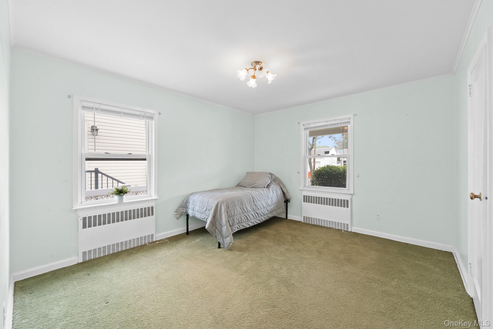 239 White Road, Mineola, NY 11501