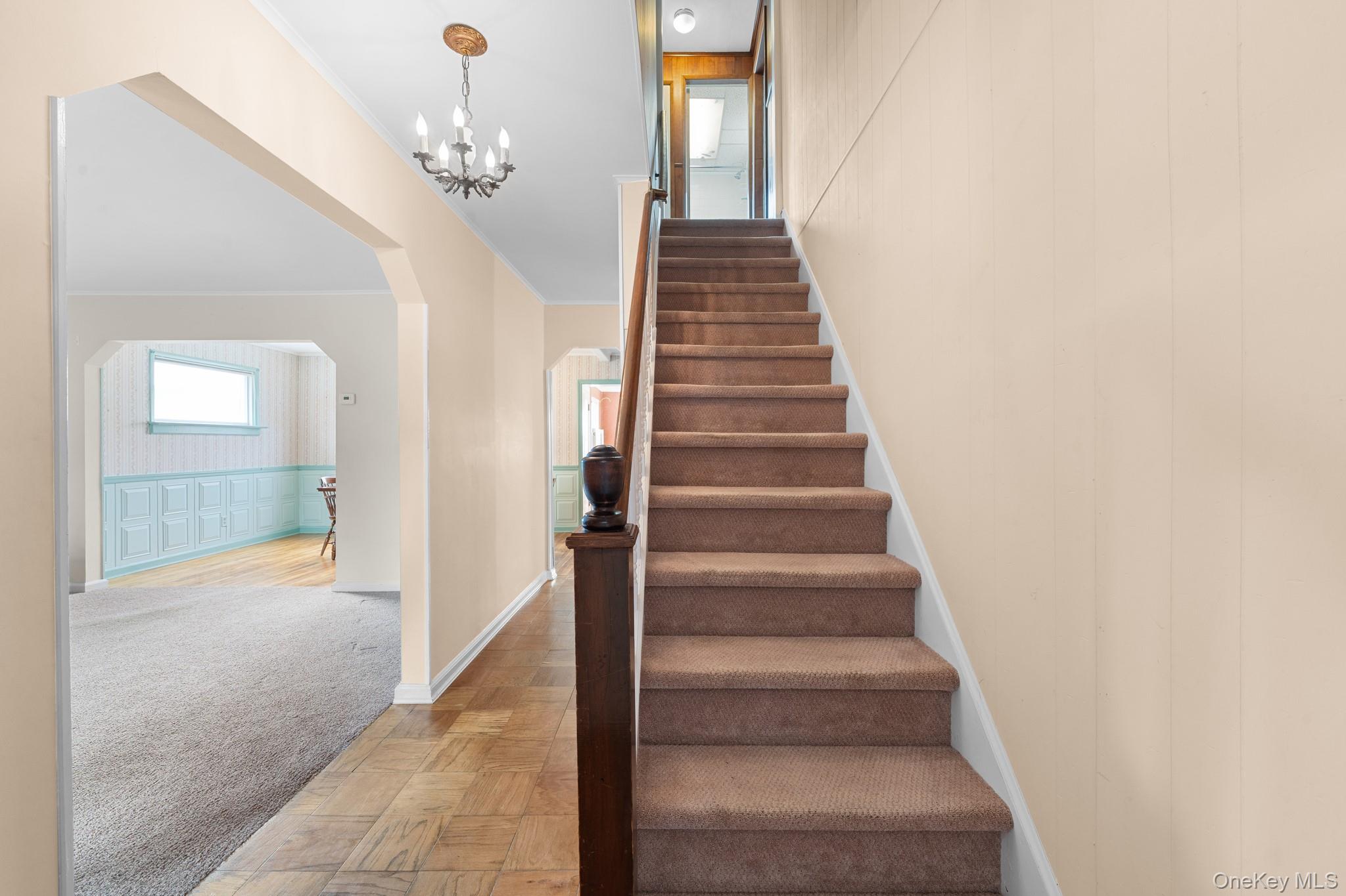 239 White Road, Mineola, NY 11501