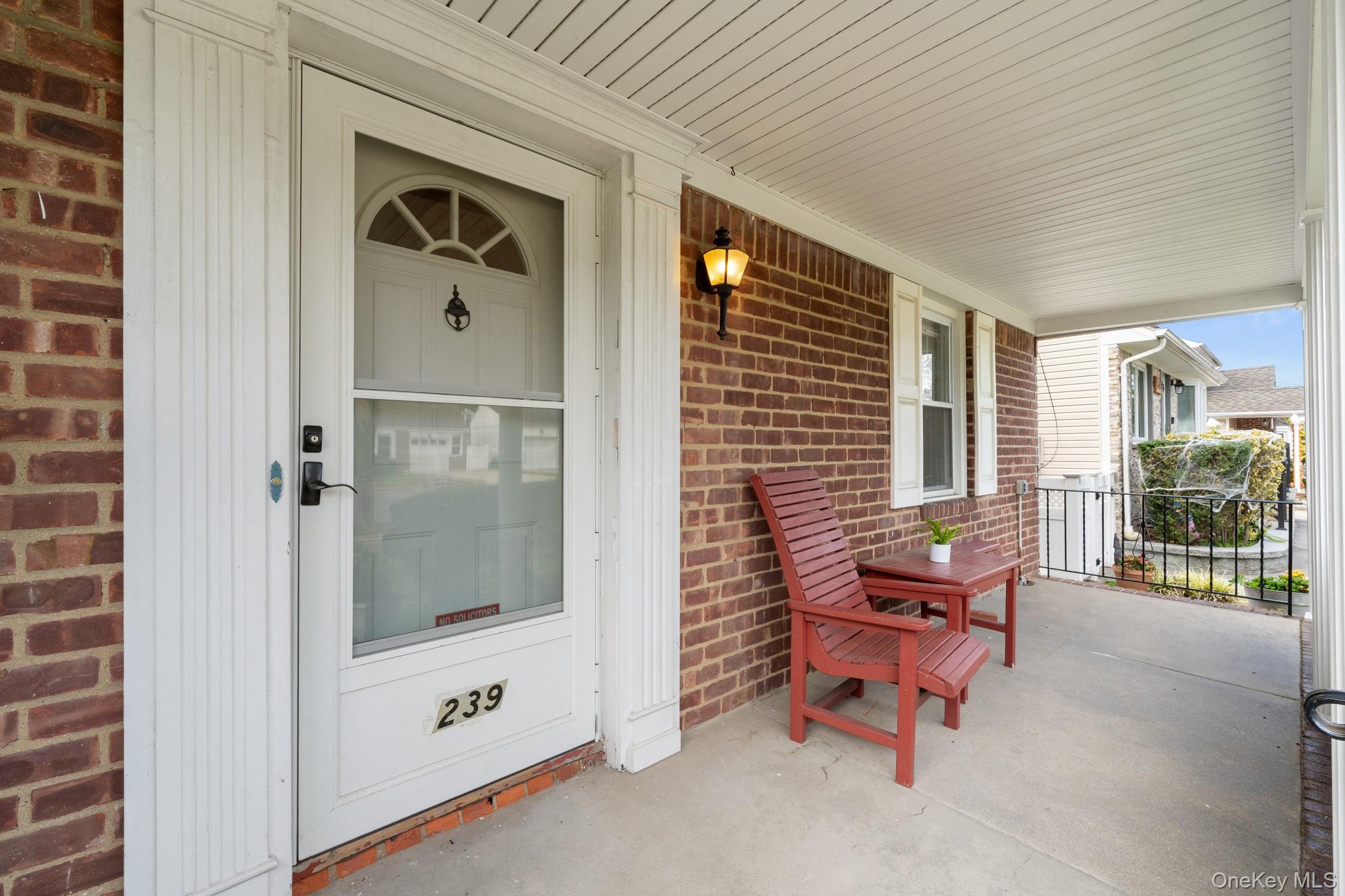 239 White Road, Mineola, NY 11501