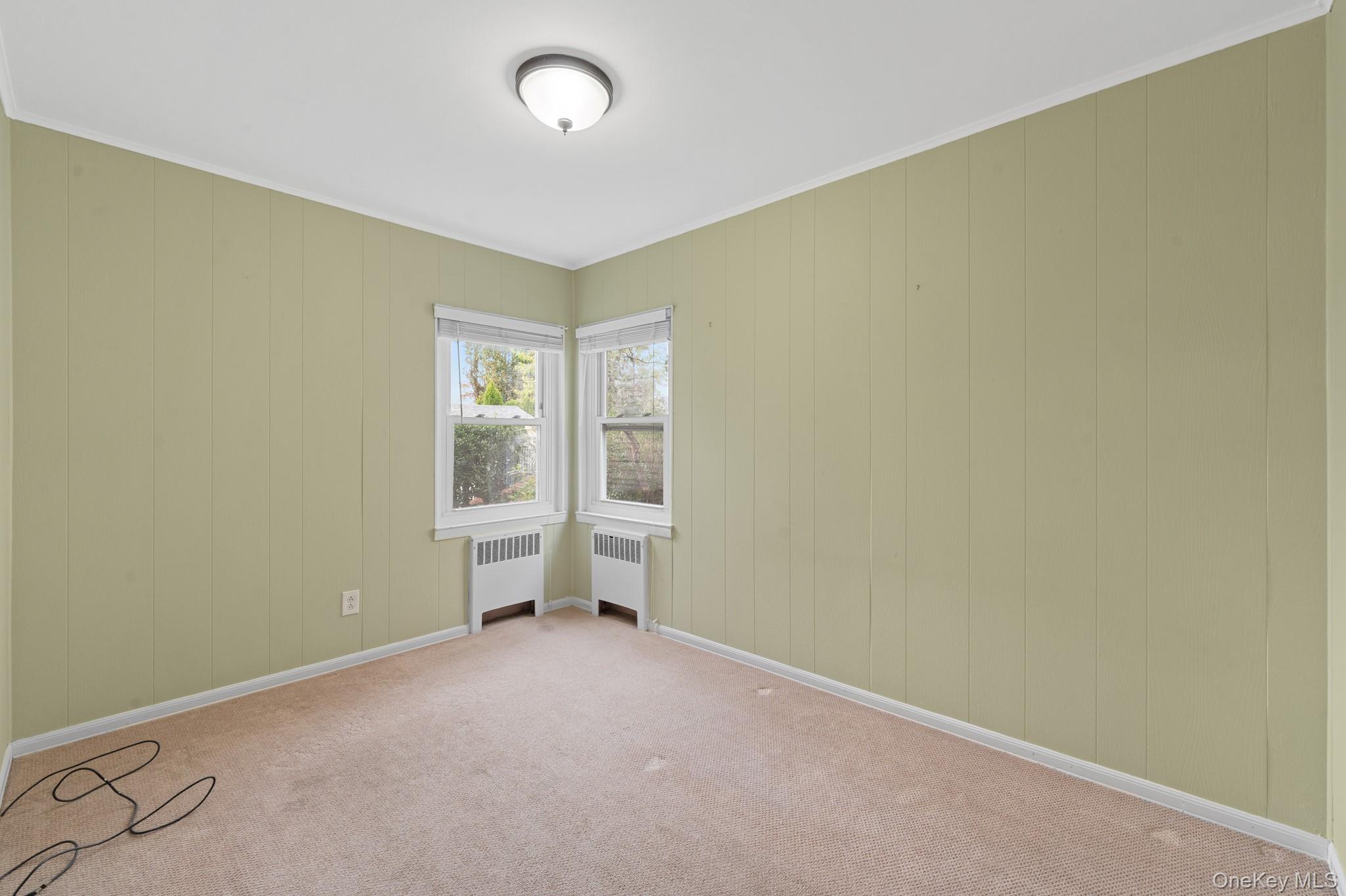 239 White Road, Mineola, NY 11501