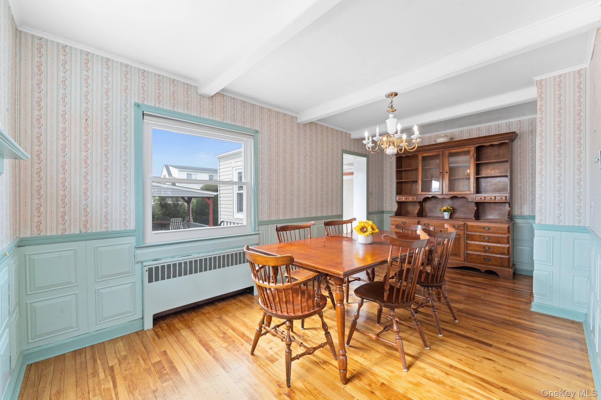 239 White Road, Mineola, NY 11501