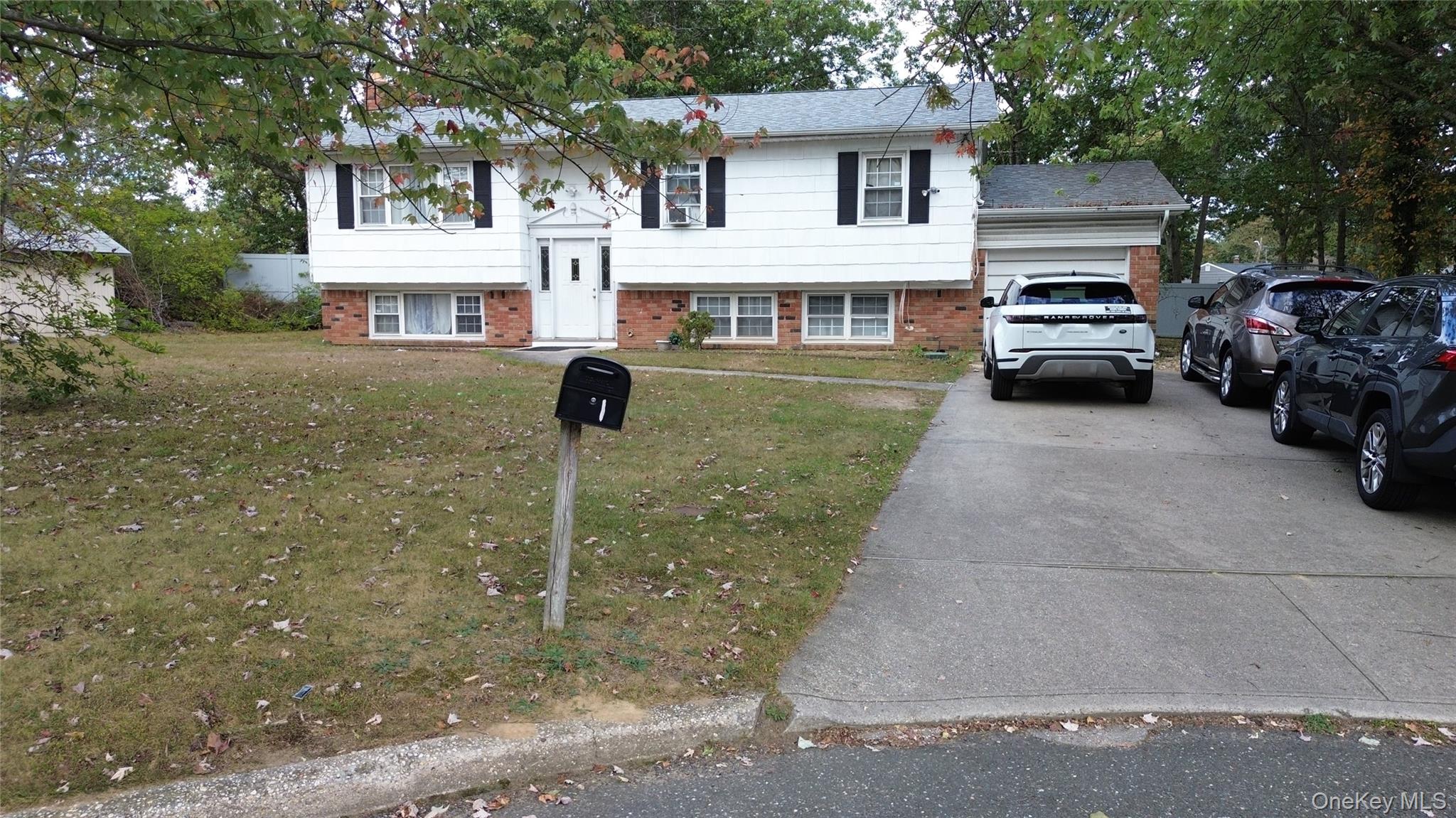 1 Revlon Court, Holtsville, NY 11742