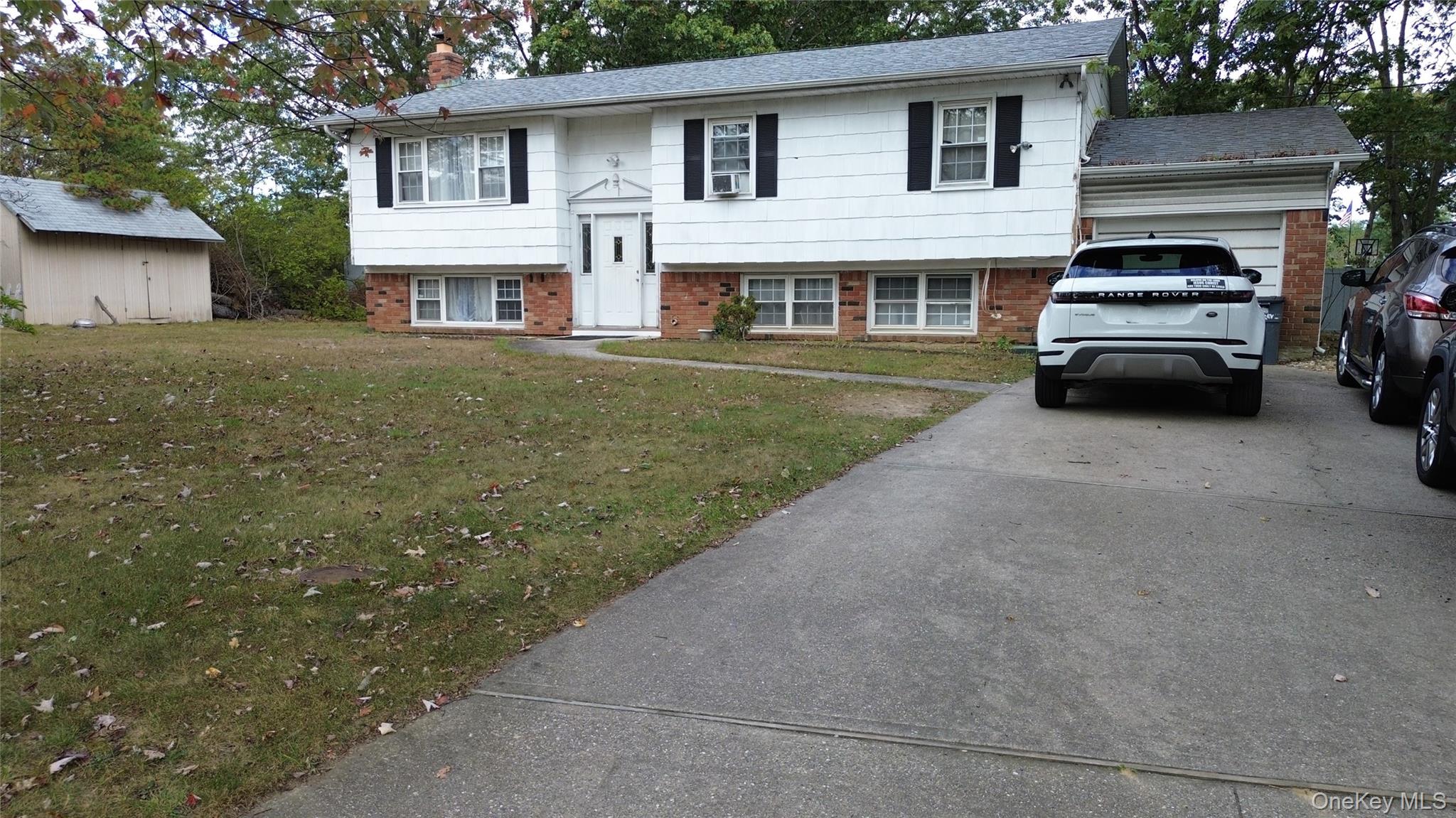 1 Revlon Court, Holtsville, NY 11742