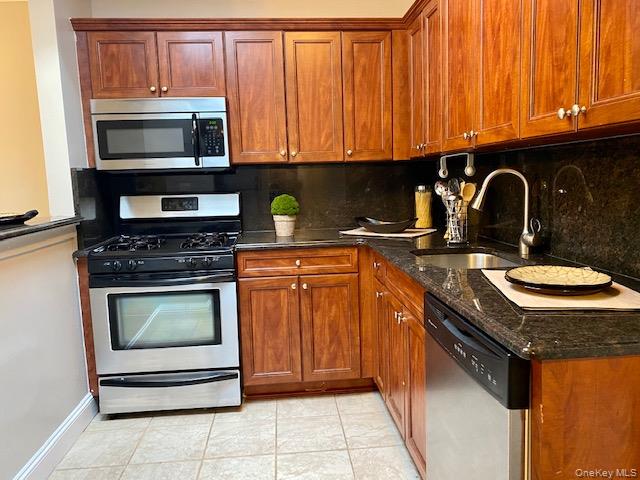 1425 Broadway Avenue # 253F, Hewlett, NY 11557