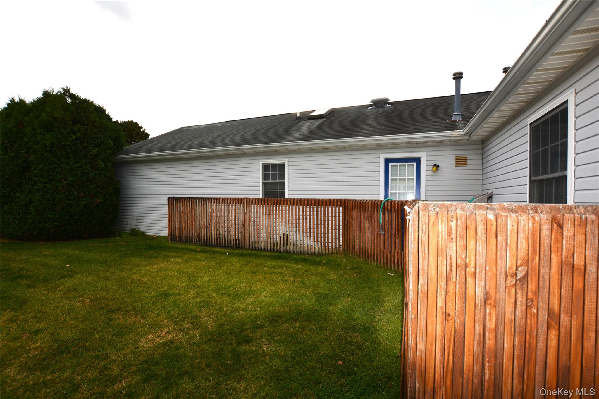 1 Willow Court, Manorville, NY 11949