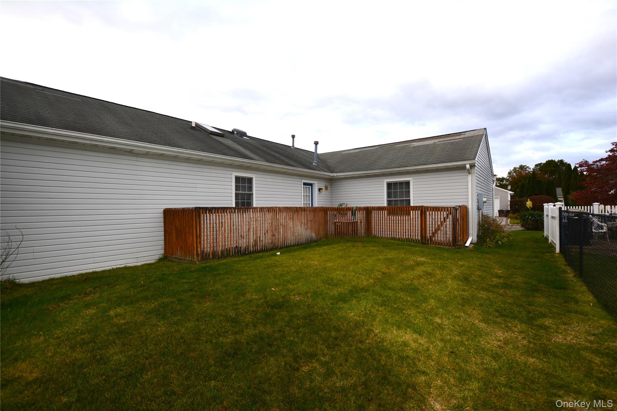 1 Willow Court, Manorville, NY 11949