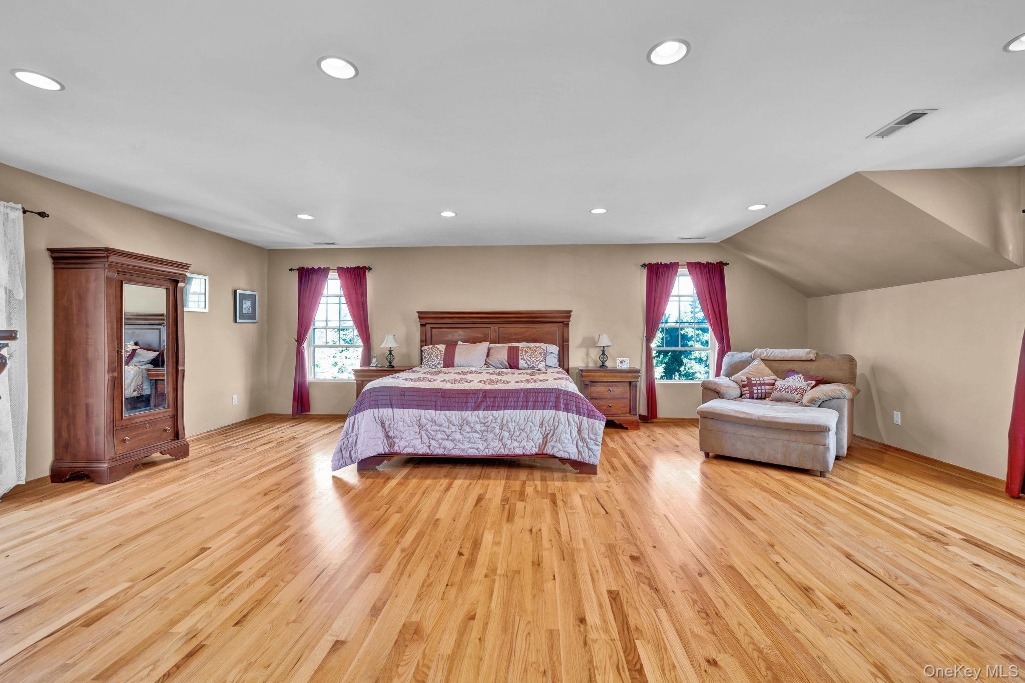 4 Applesauce Lane, Wappingers Falls, NY 12590