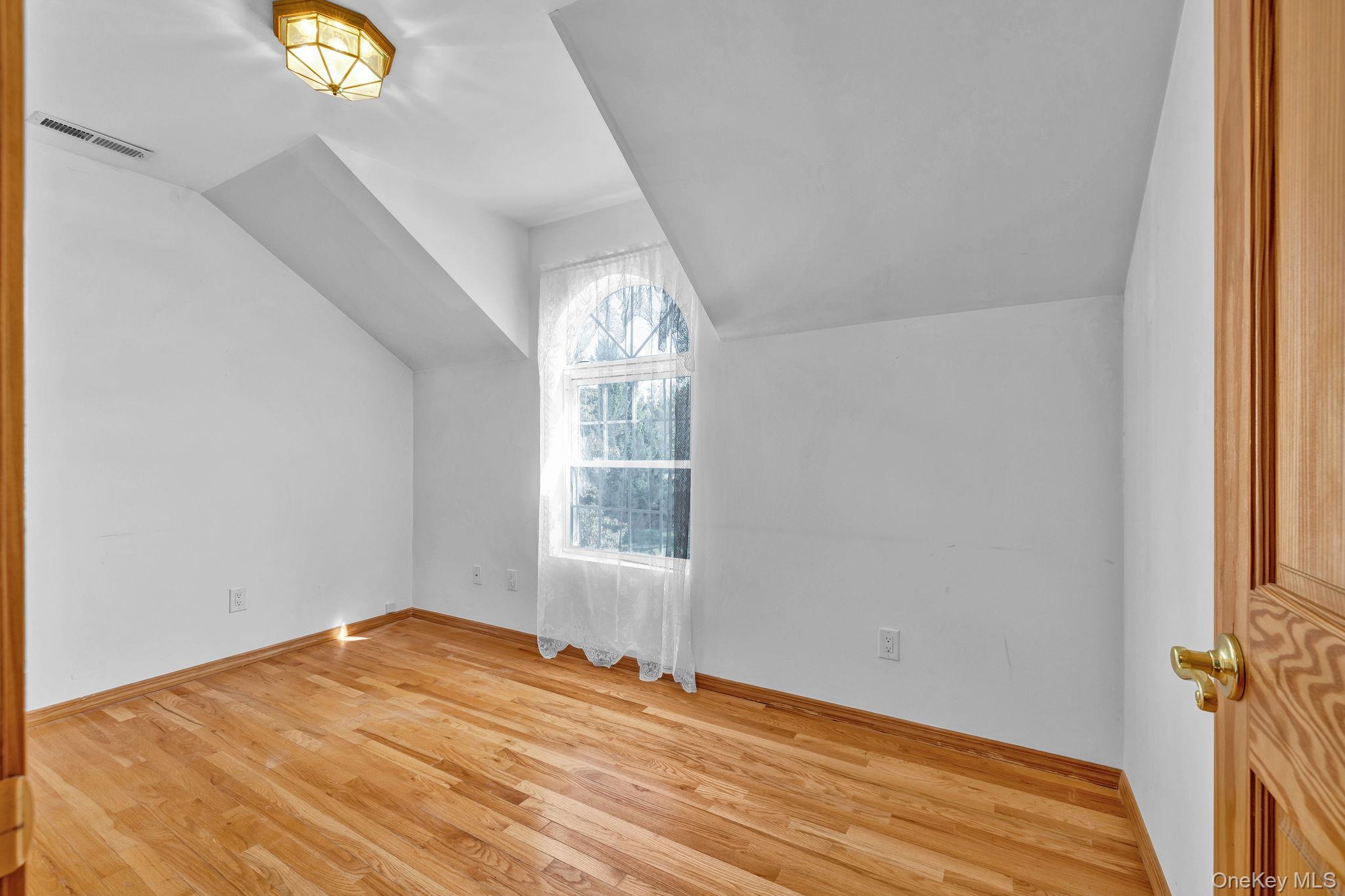 4 Applesauce Lane, Wappingers Falls, NY 12590