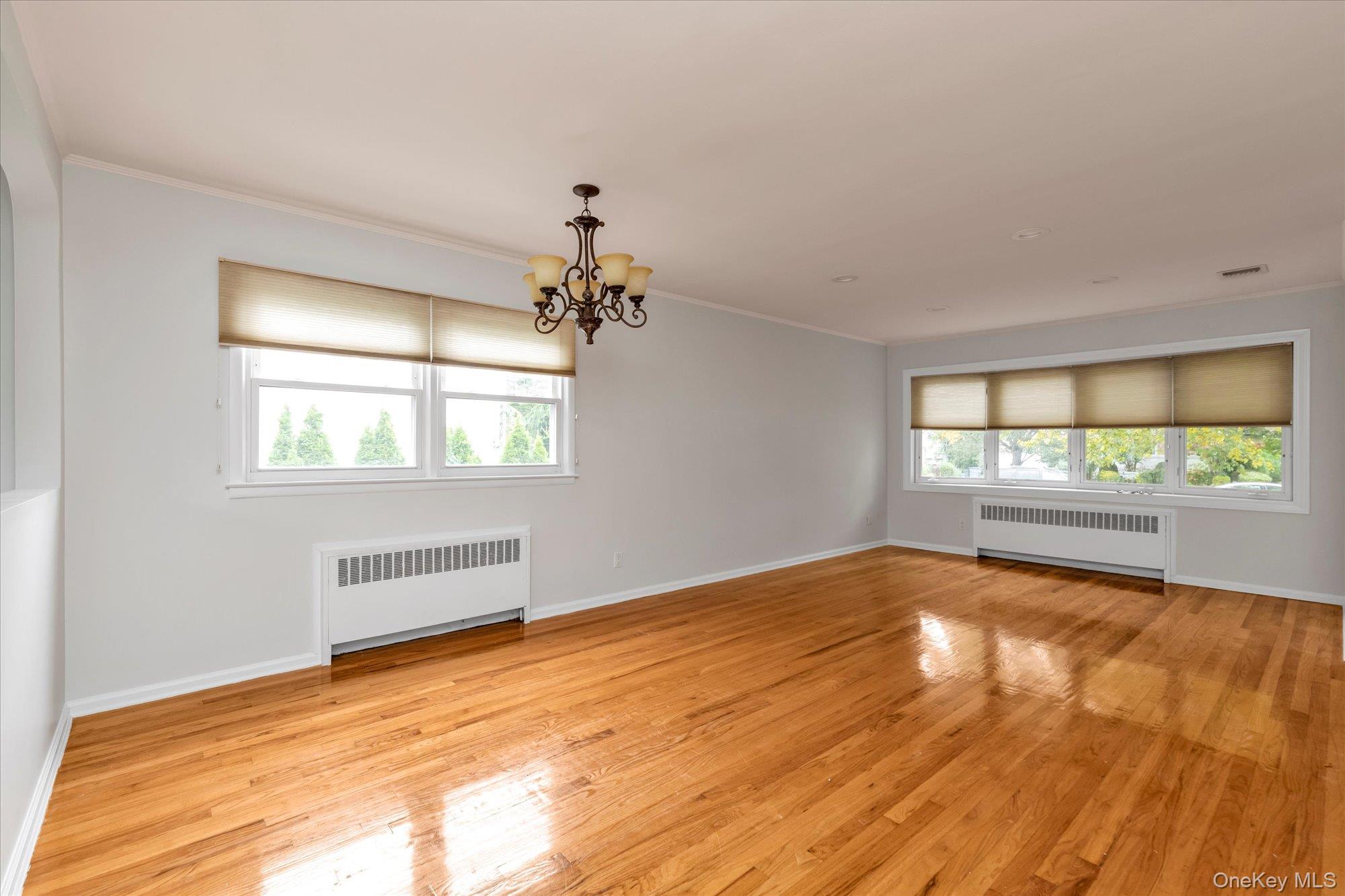 2072 Brighton Way, Merrick, NY 11566