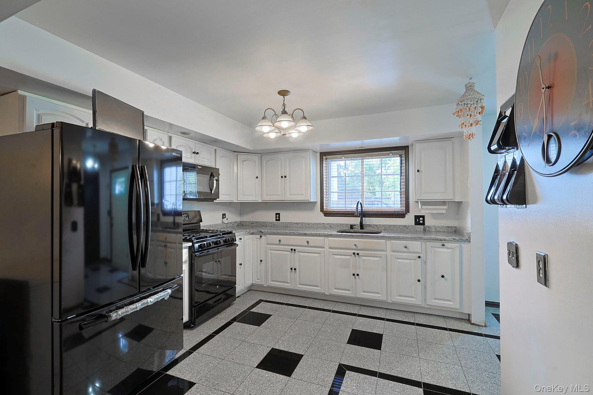 14 Spruce Peak Road, Middletown, NY 10940