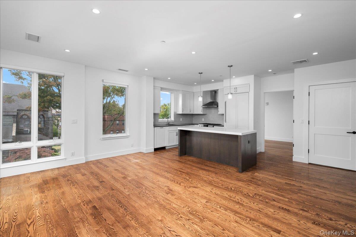 422 E Boston Post Road # 301, Mamaroneck, NY 10543