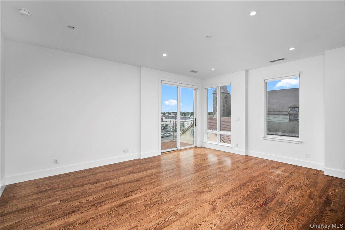 422 E Boston Post Road # 301, Mamaroneck, NY 10543