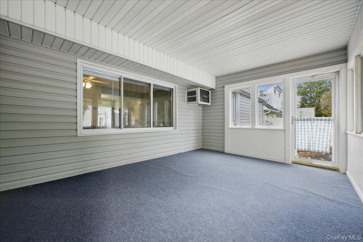 44 Shotgun Lane, Levittown, NY 11756