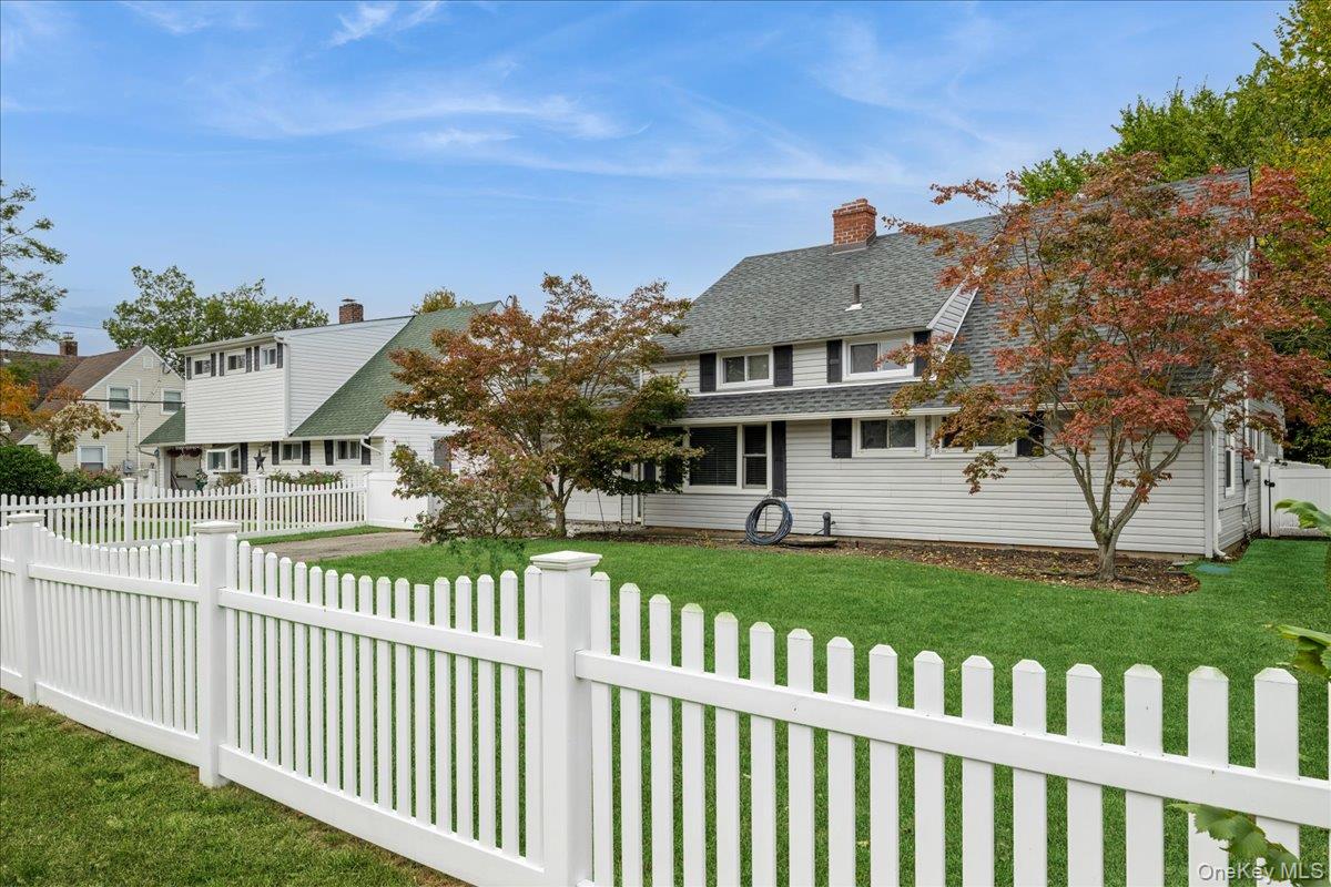 44 Shotgun Lane, Levittown, NY 11756