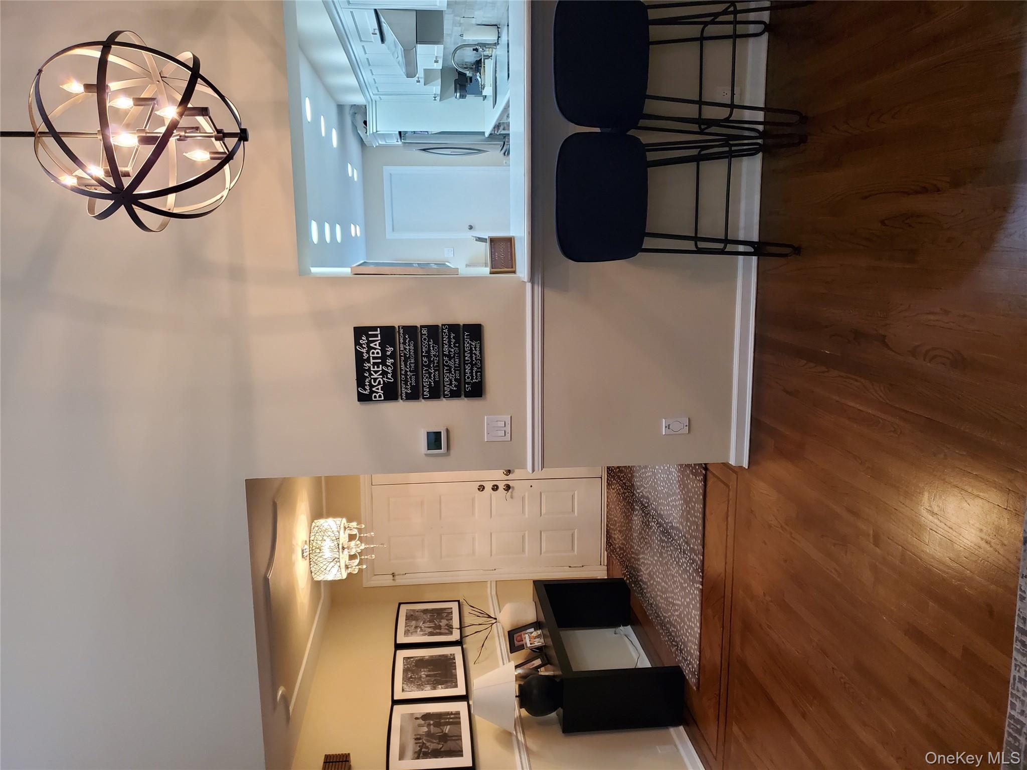 91 Duck Pond Drive, Manhasset, NY 11030