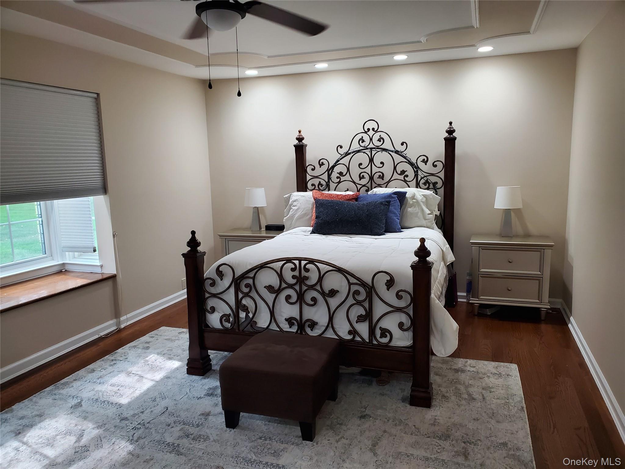 91 Duck Pond Drive, Manhasset, NY 11030