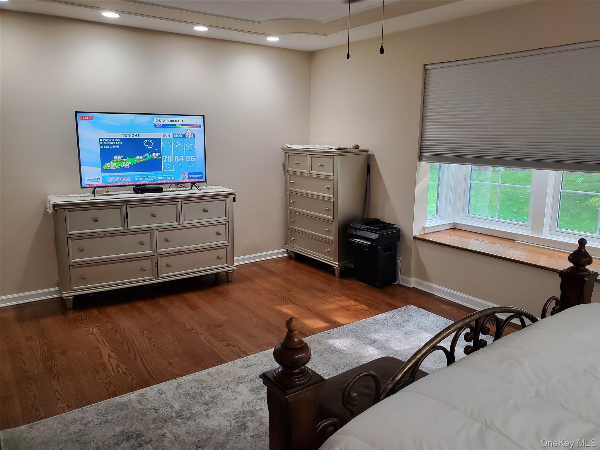 91 Duck Pond Drive, Manhasset, NY 11030