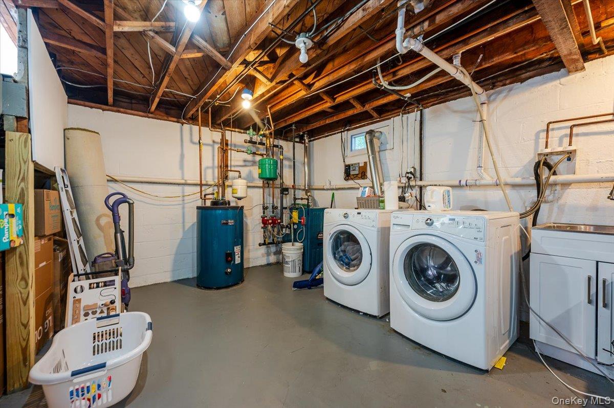 17 Dumbarton Drive, Huntington, NY 11743