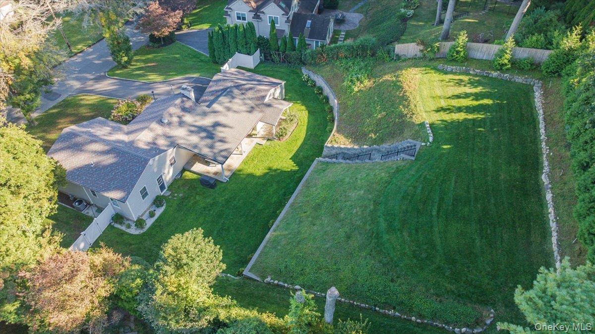 17 Dumbarton Drive, Huntington, NY 11743