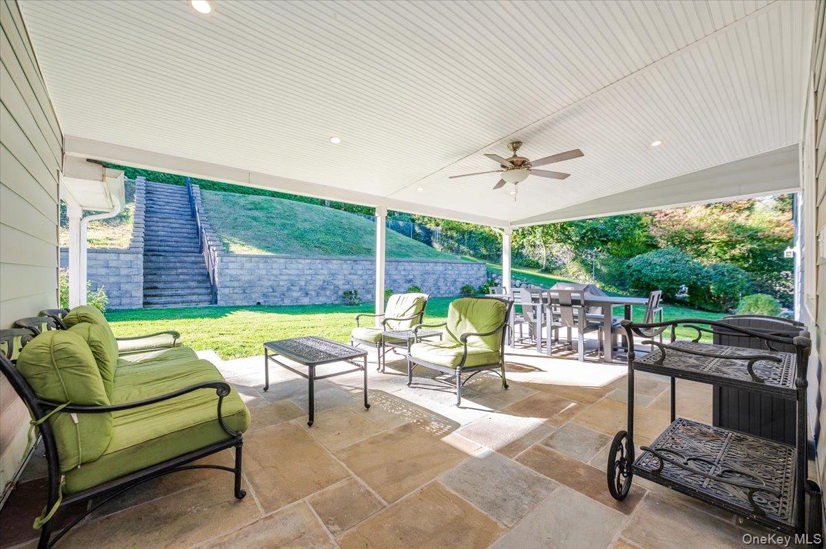 17 Dumbarton Drive, Huntington, NY 11743