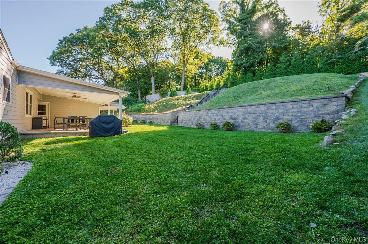 17 Dumbarton Drive, Huntington, NY 11743