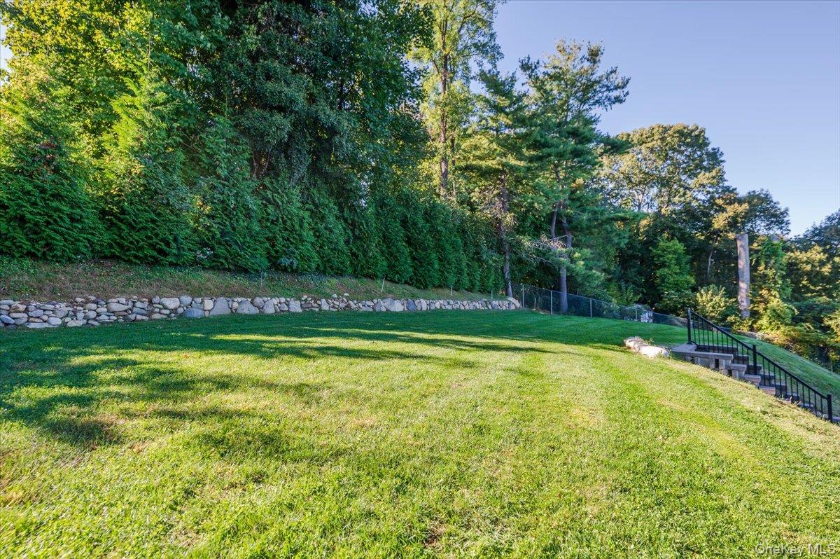 17 Dumbarton Drive, Huntington, NY 11743