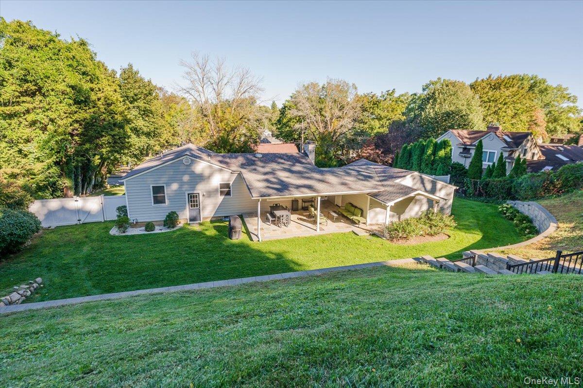 17 Dumbarton Drive, Huntington, NY 11743