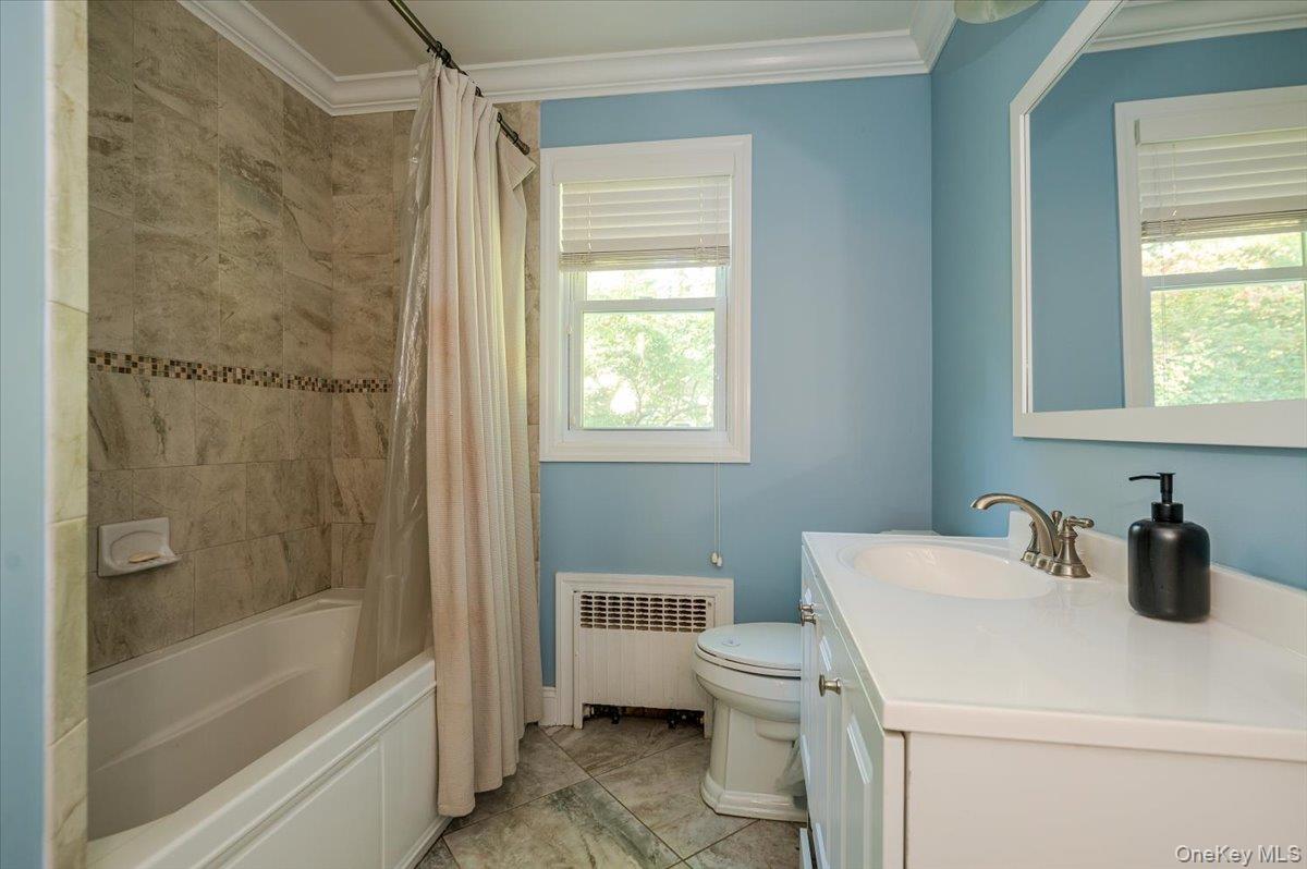 17 Dumbarton Drive, Huntington, NY 11743