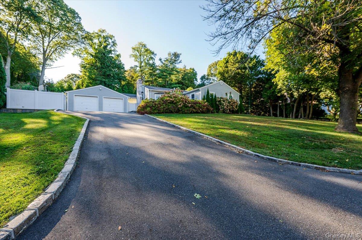 17 Dumbarton Drive, Huntington, NY 11743