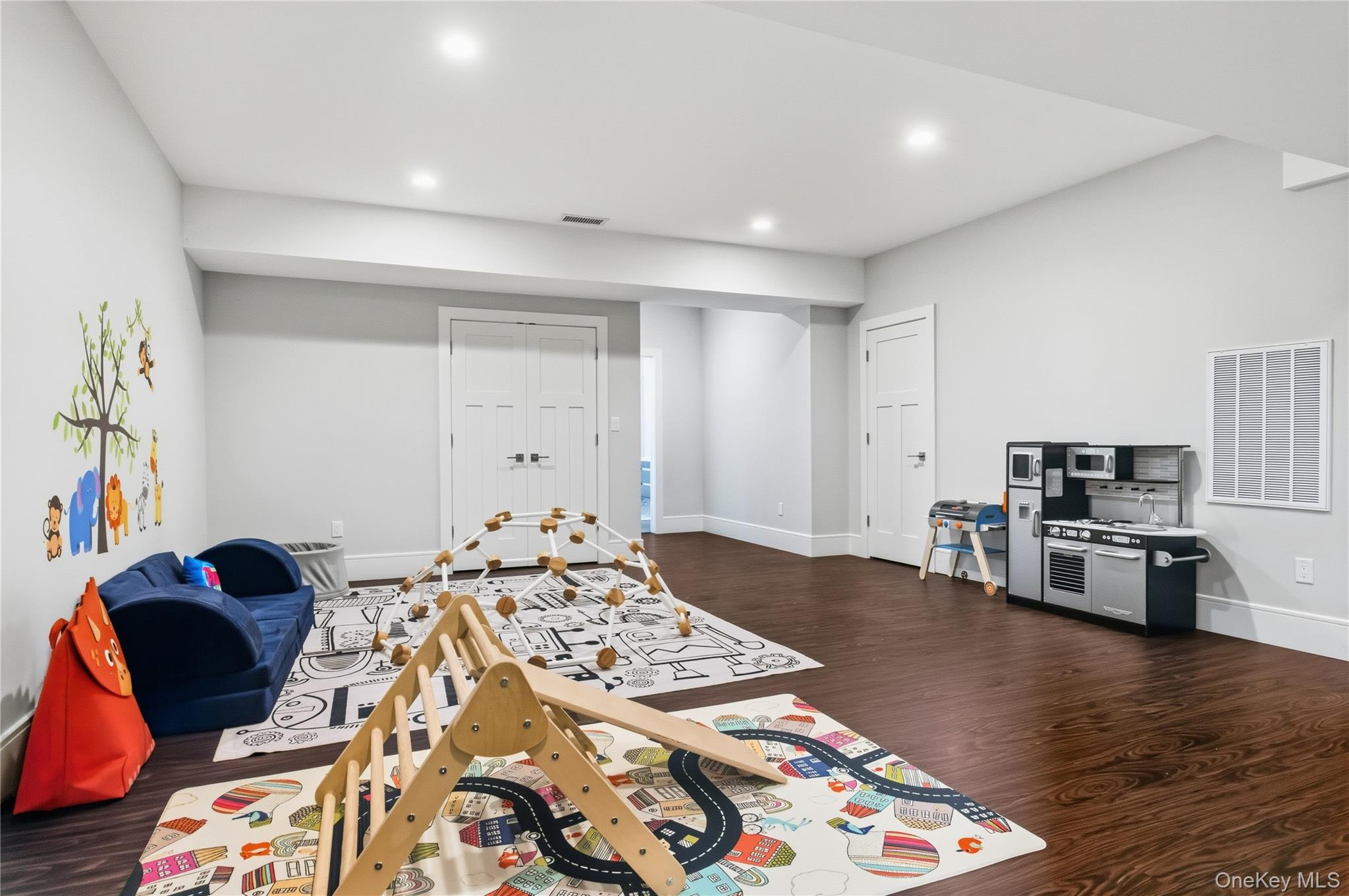 20 Claremont Road, Scarsdale, NY 10583