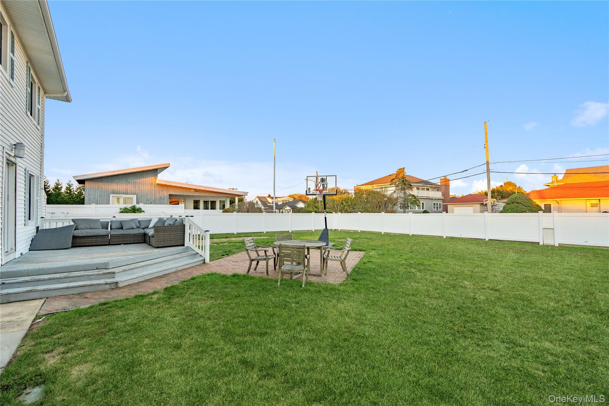 2000 Ocean Boulevard, Atlantic Beach, NY 11509