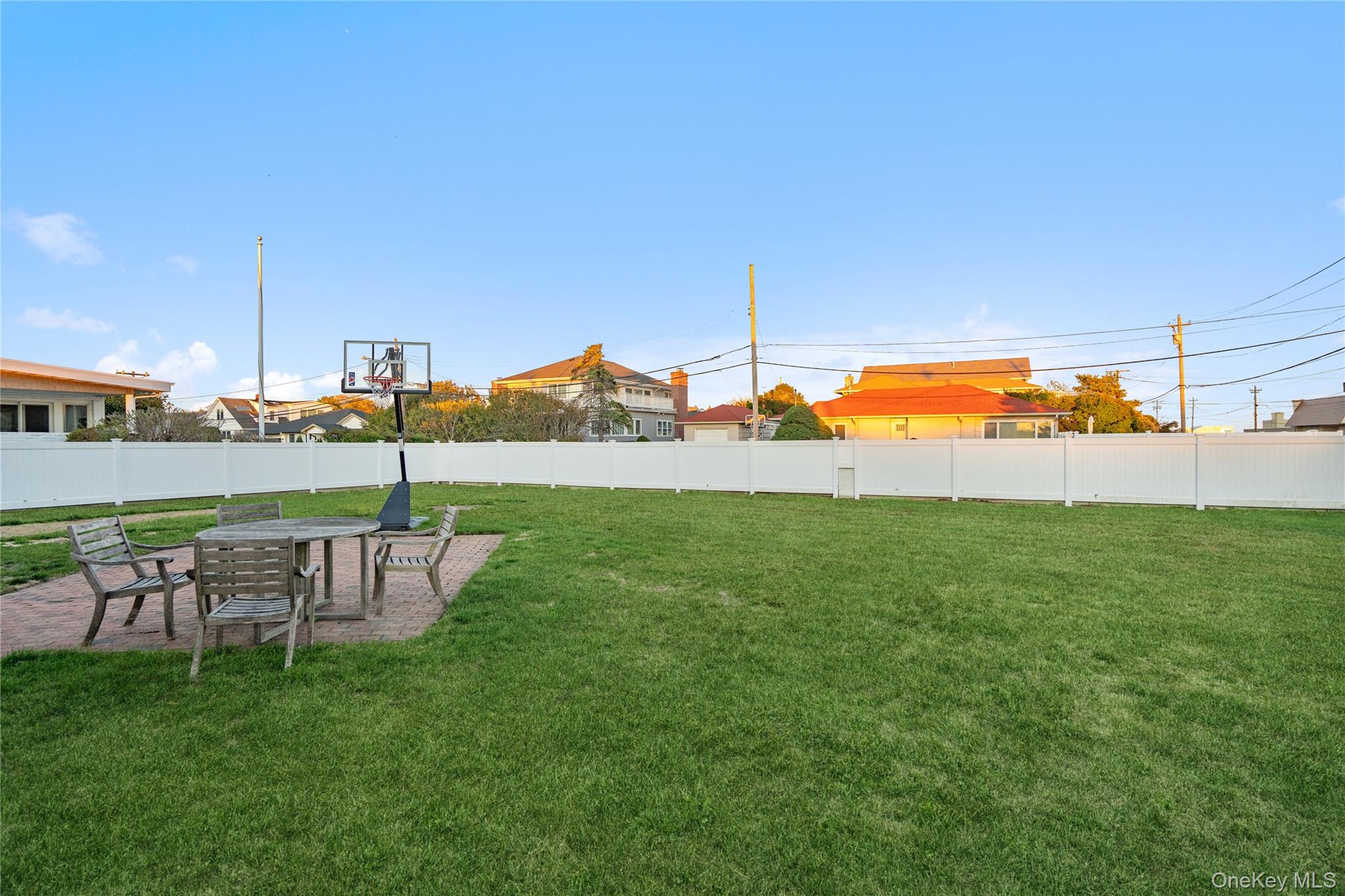 2000 Ocean Boulevard, Atlantic Beach, NY 11509