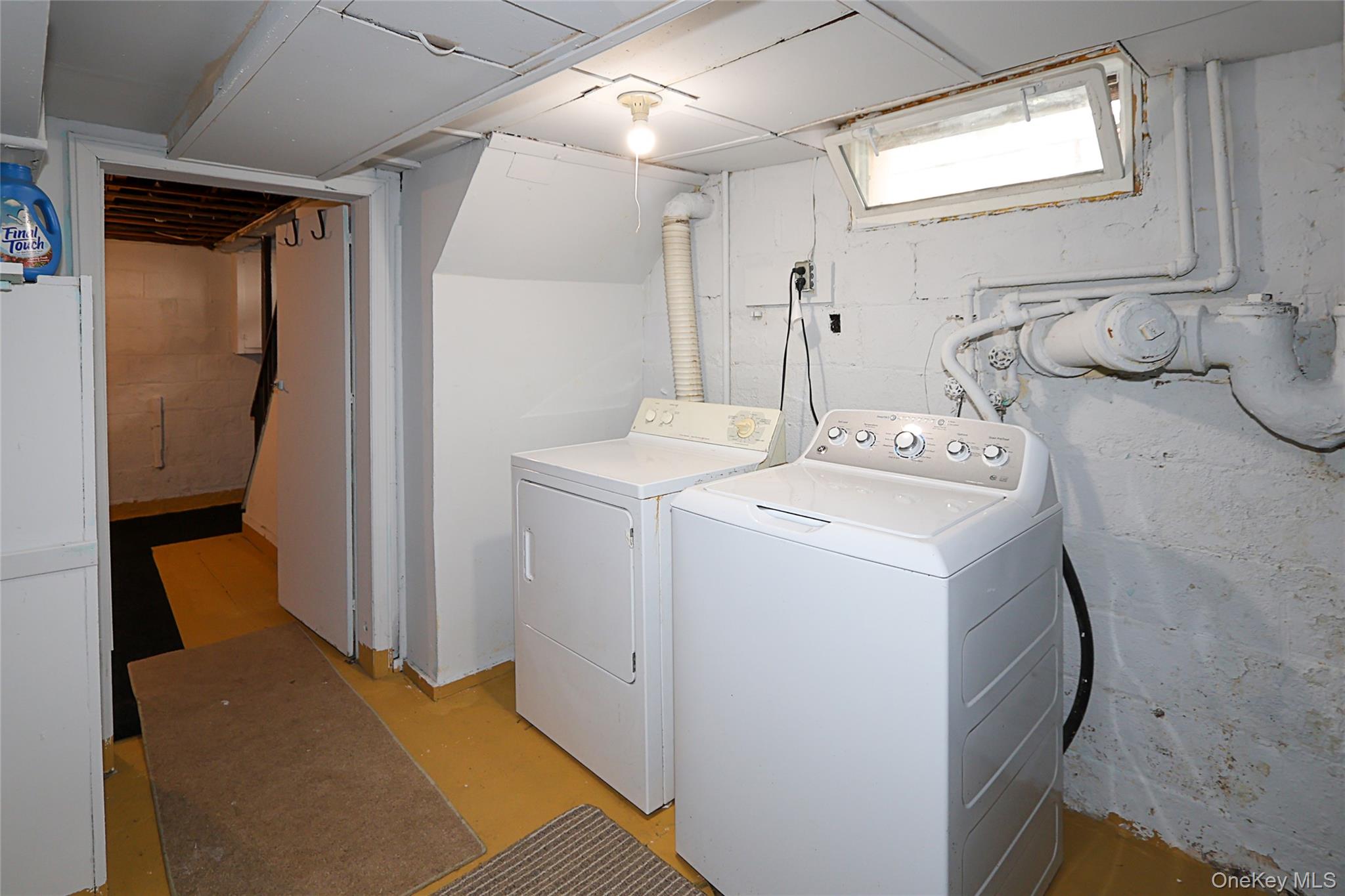 437 Ray Street, Freeport, NY 11520