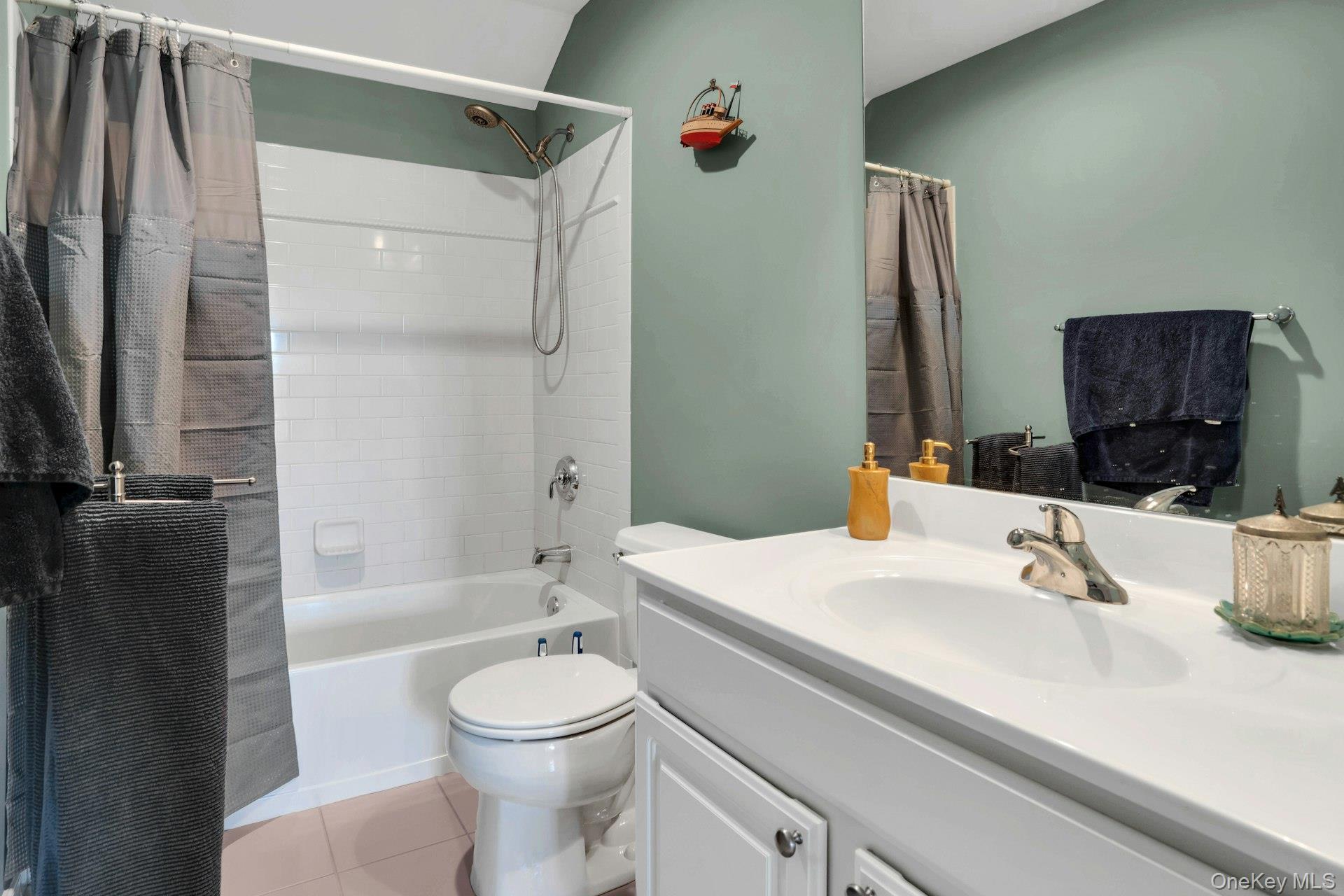 420 Stonecrop Road, Aquebogue, NY 11901