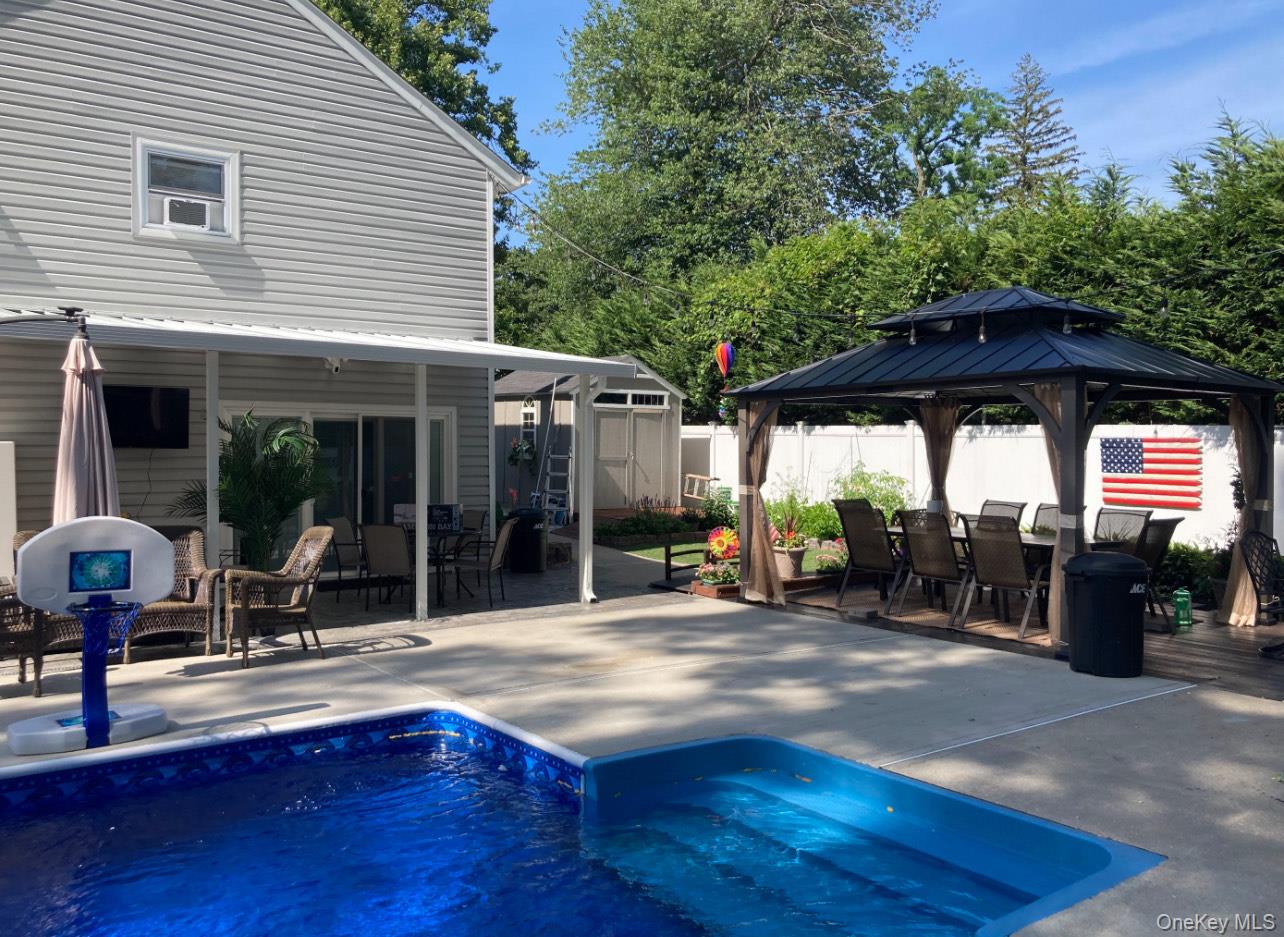 86 E 24th Street, Huntington Station, NY 11746