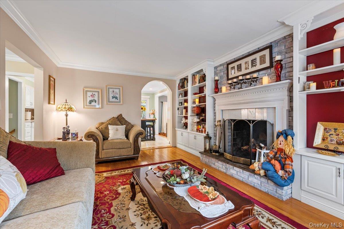 86 E 24th Street, Huntington Station, NY 11746