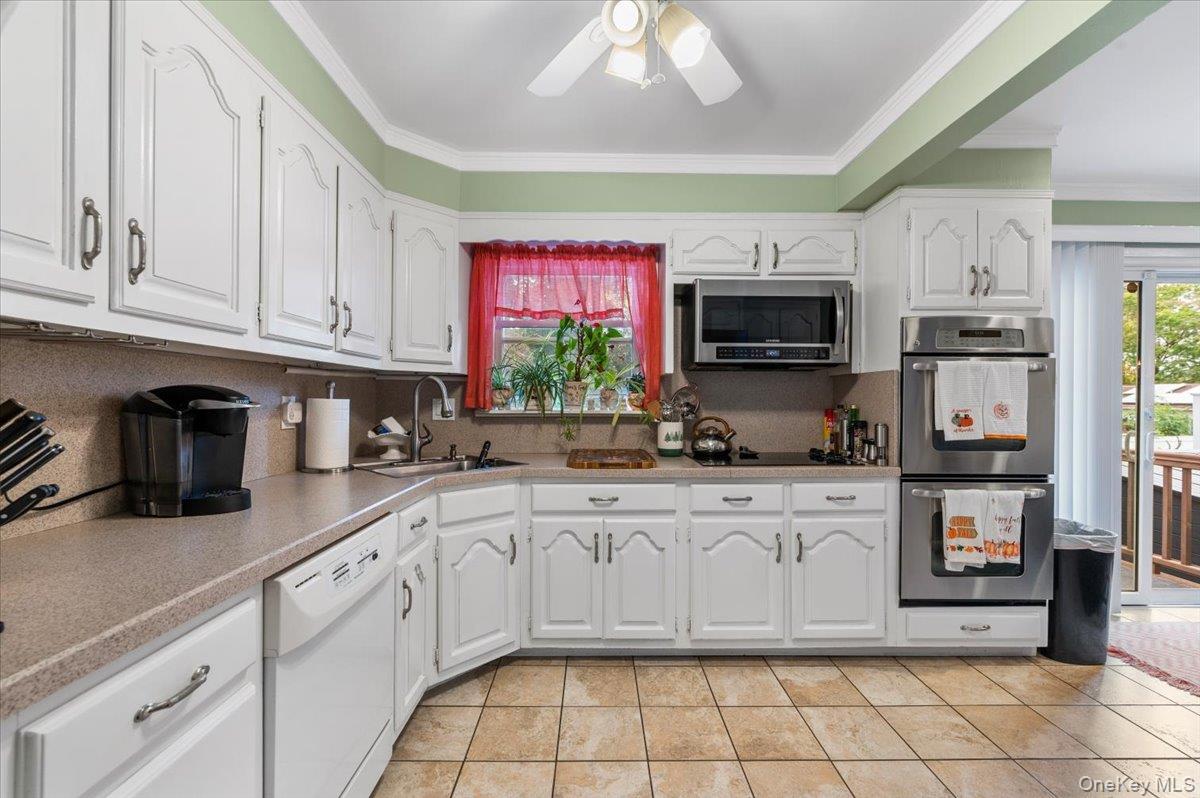 86 E 24th Street, Huntington Station, NY 11746