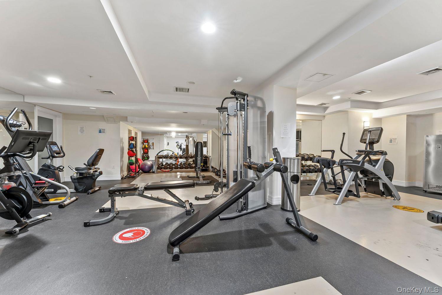 6405 Yellowstone Boulevard # 414, Forest Hills, NY 11375