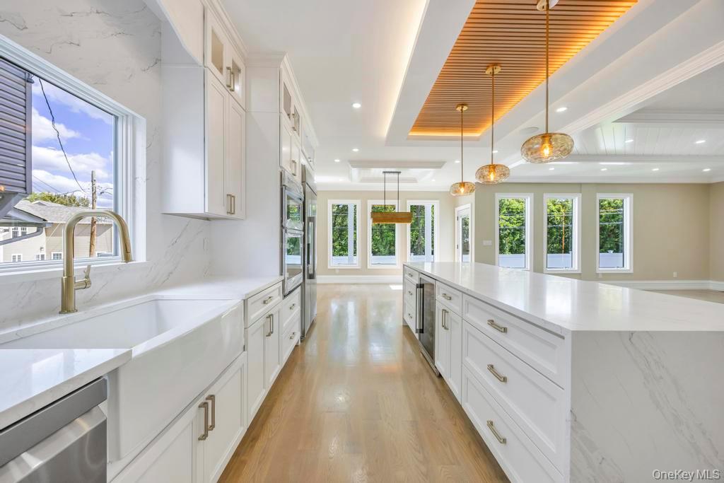 9 Short Lane, Levittown, NY 11756