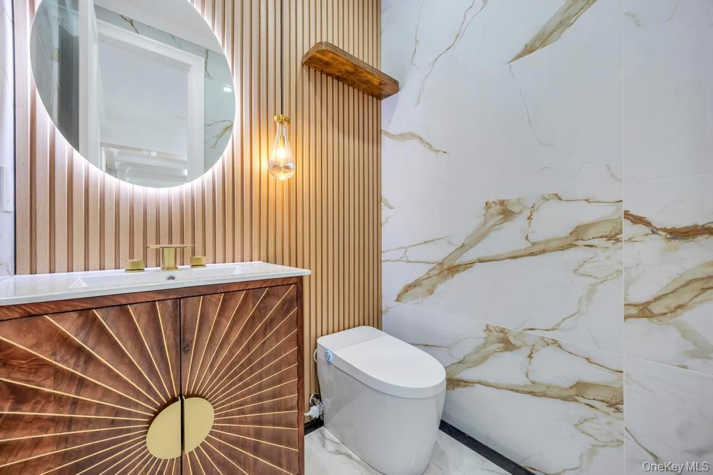 9 Short Lane, Levittown, NY 11756